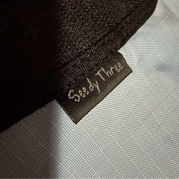 Crumpler Seedy Three Olive Messenger Bag - Picture 4 of 6